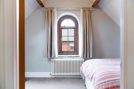 Bedroom 2-5.jpg