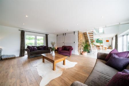 Living Area-4.jpg