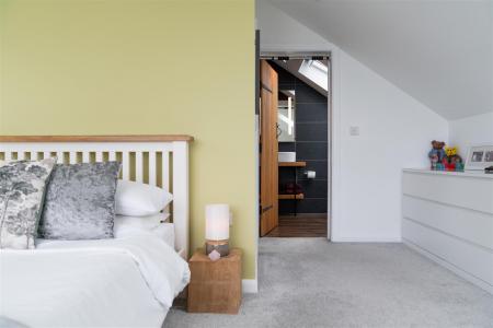 Bedroom 3-11.jpg