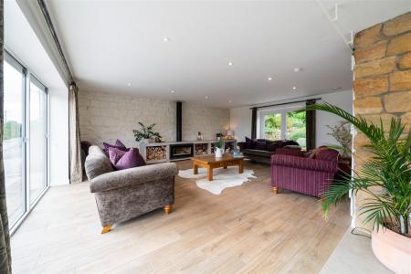 Living Area-3.jpg