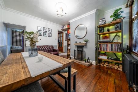 Dining Room-4.jpg