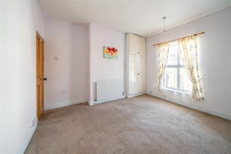 Bedroom 1-2.jpg
