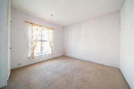 Bedroom 1.jpg