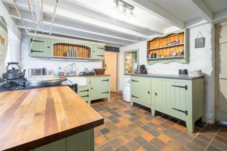 Kitchen-2.jpg