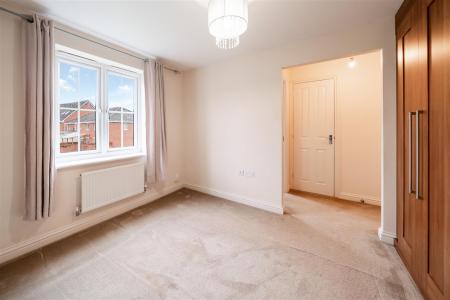 Bedroom 4-2.jpg