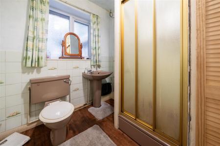 Bathroom 2.jpg