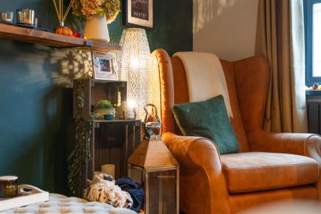 Living Room-4.jpg