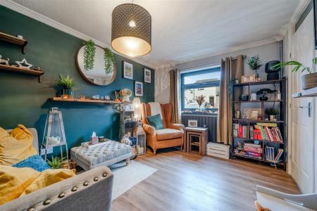 Living Room-2.jpg