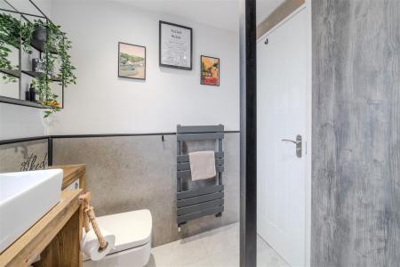 Bathroom-3.jpg