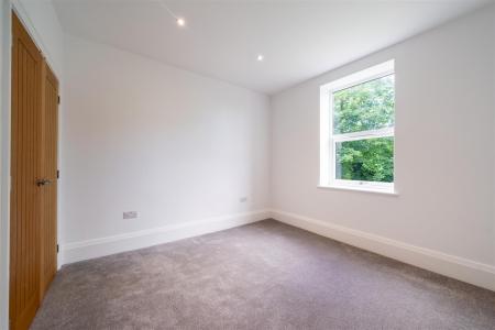 Bedroom 4-.jpg