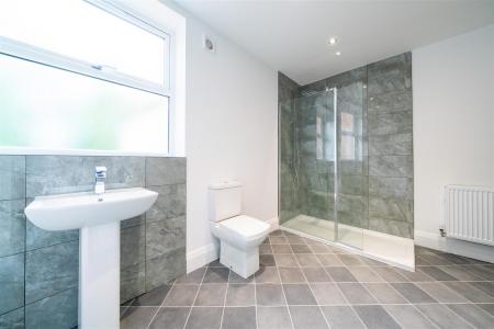 Bathroom--2.jpg