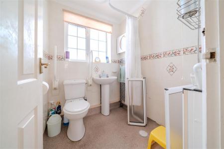 Bathroom.jpg