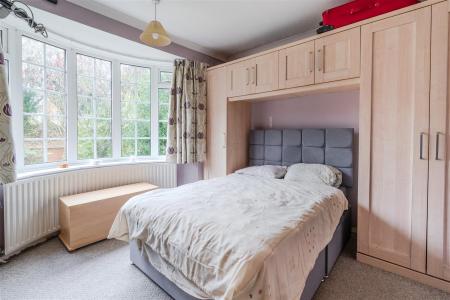 Bedroom 1.jpg