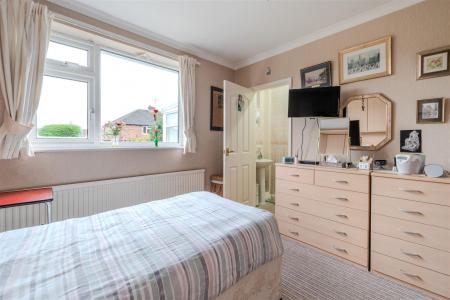 Bedroom 2-2.jpg