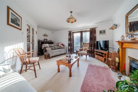 Living Room-2.jpg