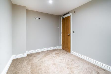 Bedroom 1-2.jpg