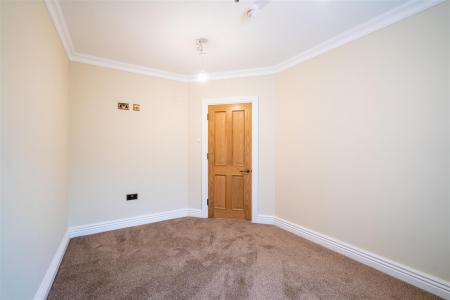 Bedroom 1-2.jpg