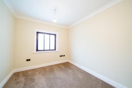 Bedroom 1.jpg