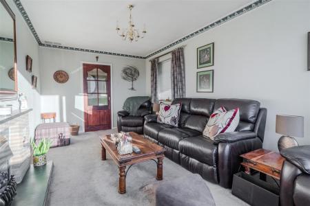 Living room-2.jpg