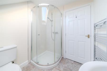 Bathroom 1-2.jpg