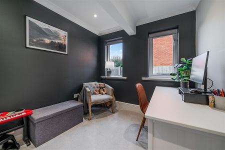 Bedroom 4.jpg