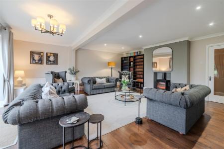 Living Room-6.jpg