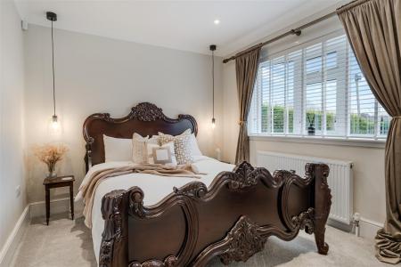 Bedroom 1-2.jpg