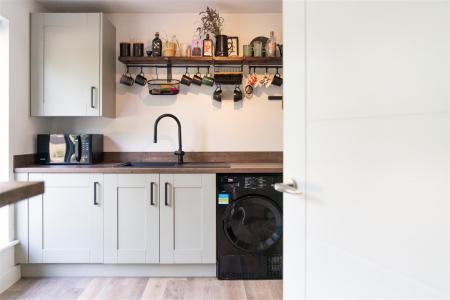 Kitchen-4.jpg