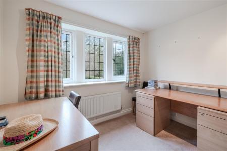 Bedroom 1.jpg
