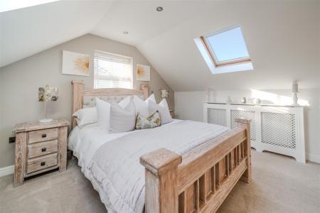 Bedroom 1.jpg
