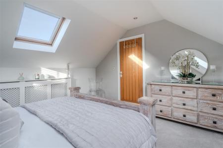 Bedroom 1-2.jpg