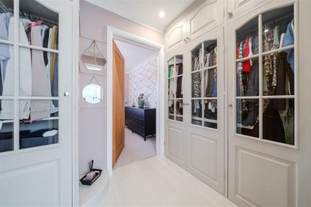Main Bedroom-6.jpg