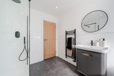 Bathroom-6.jpg