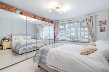 Bedroom 1.jpg