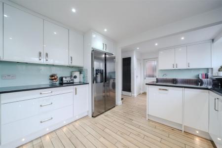 Kitchen-6.jpg