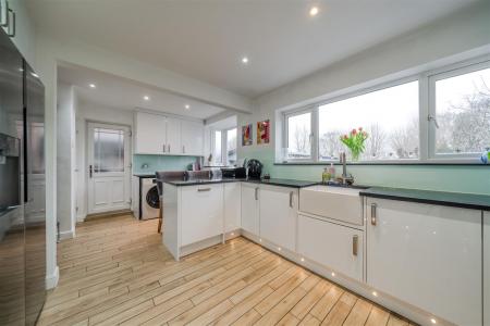 Kitchen-5.jpg