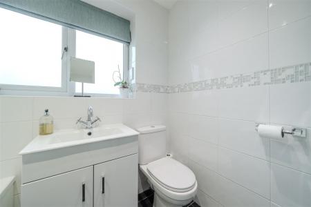Bathroom-3.jpg