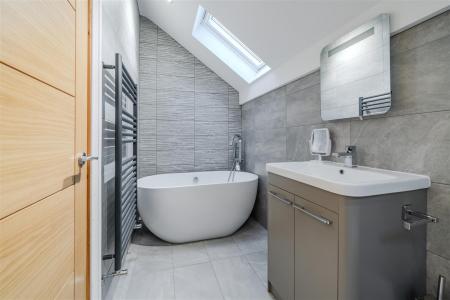 Bathroom-3.jpg