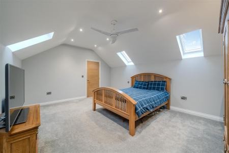 Bedroom 1-3.jpg
