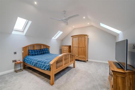 Bedroom 1.jpg
