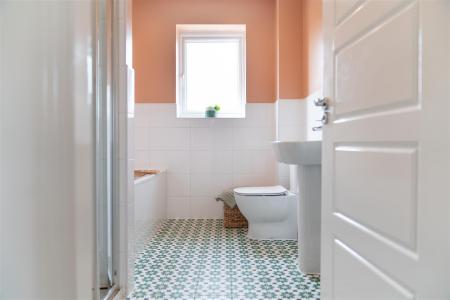 Bathroom-4.jpg
