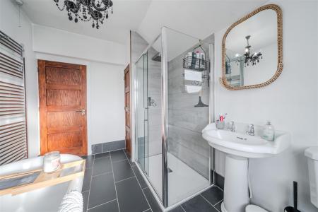 Bathroom-3.jpg