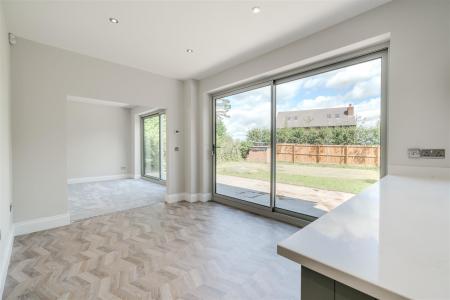 Kitchen-10.jpg