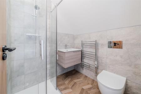 Top Bathroom.jpg