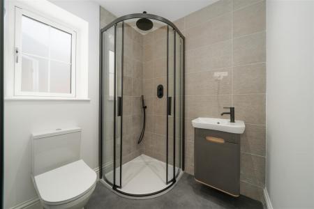 Bedroom1-4.jpg