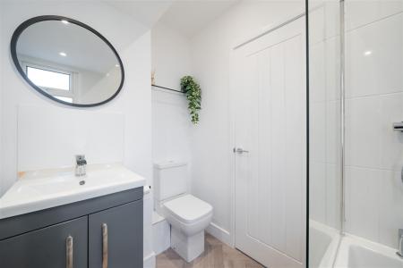Bathroom-3.jpg
