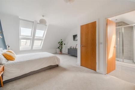 Bedroom 1.jpg