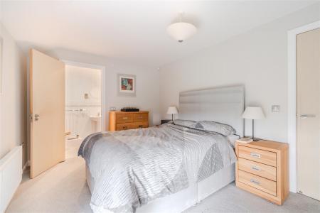 Bedroom 2-2.jpg