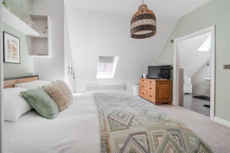 Bedroom 1-3.jpg