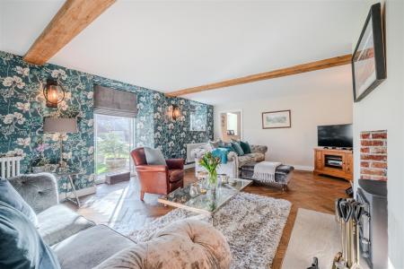 Living Room-3.jpg